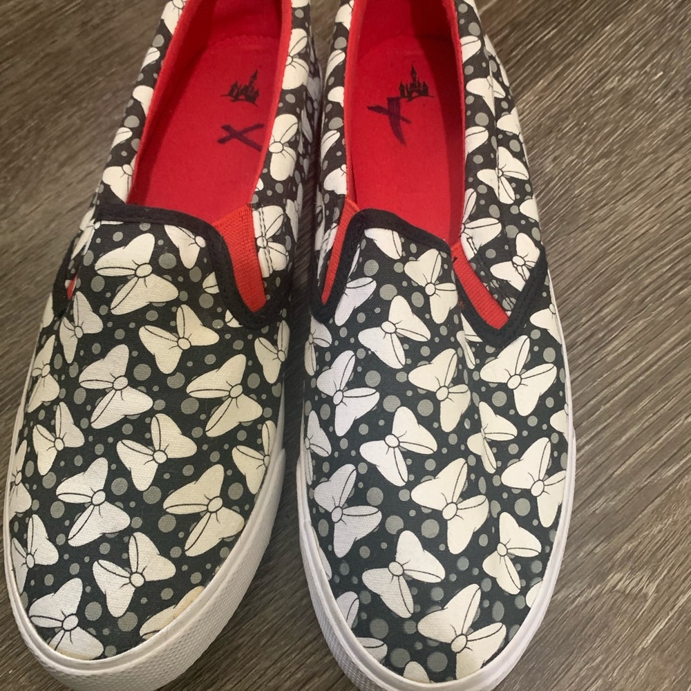 Minnie Mouse Bow slip on sneakers